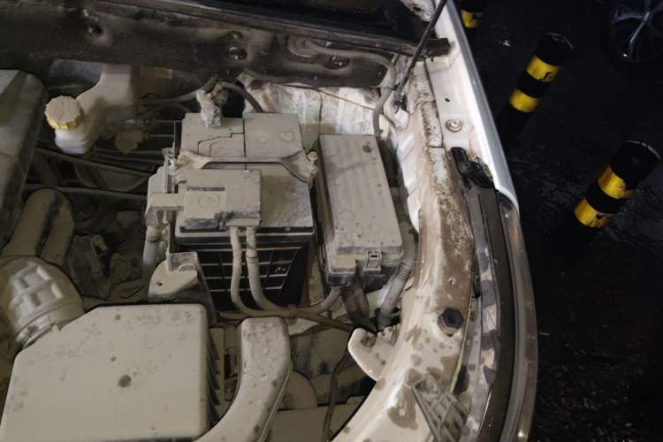 Used Baojun 560 2015 1.8L manual luxury version Engine Bay Left