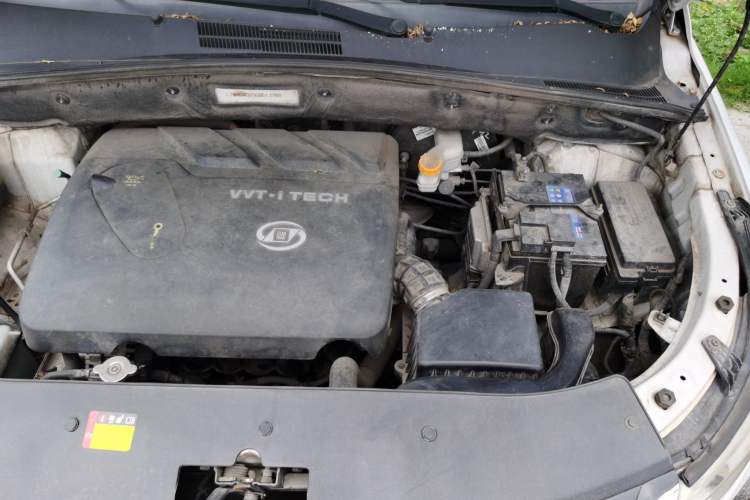 Used Baojun 560 2015 1.8L manual luxury version Engine Bay Left