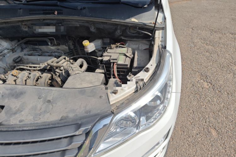 Used Baojun 560 2015 1.8L manual Comfort trim level Engine Bay Left