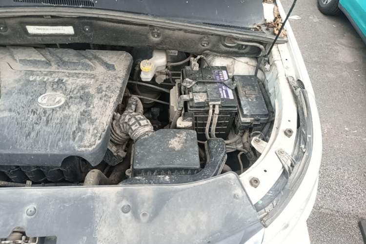 Used Baojun 560 2015 1.8L Manual Elite Edition Engine Bay Left