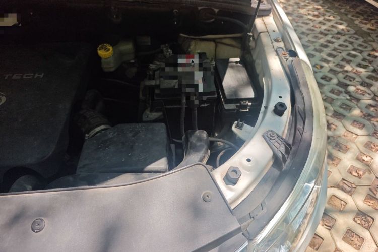 Used Baojun 560 2015 1.8L Manual Elite Edition Engine Bay Left