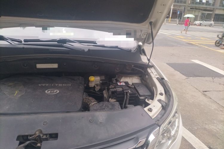 Used Baojun 560 2015 1.8L manual luxury version Engine Bay Left