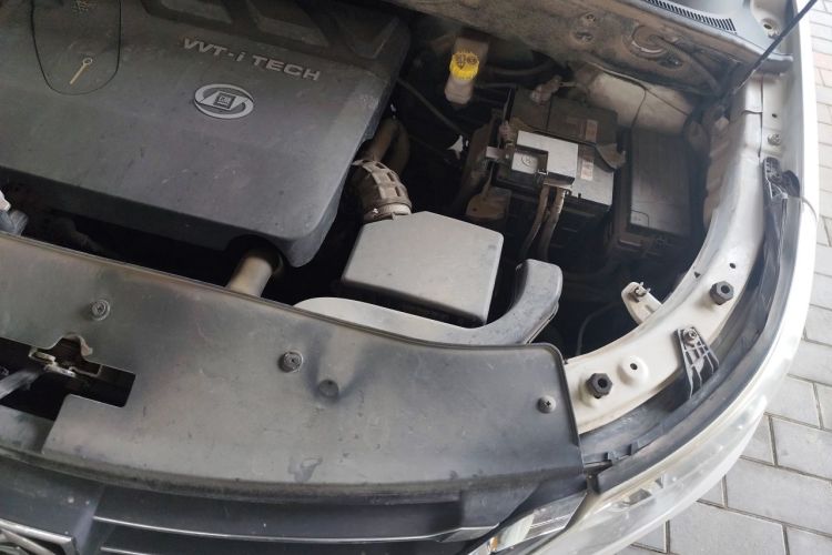 Used Baojun 560 2015 1.8L Manual Elite Edition Engine Bay Left