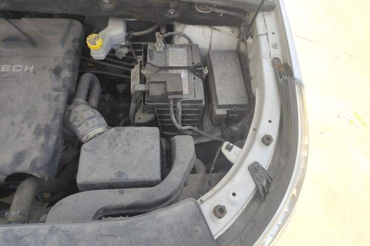 Used Baojun 560 2015 1.8L Manual Elite Edition Engine Bay Left