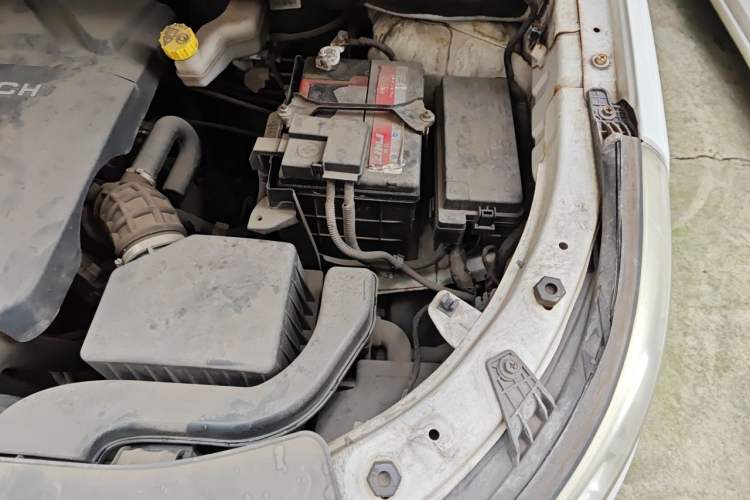 Used Baojun 560 2015 1.8L manual luxury version Engine Bay Left