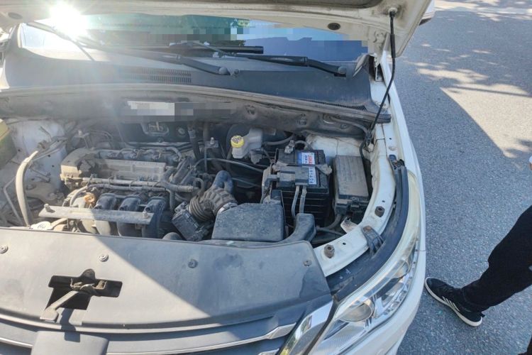 Used Baojun 560 2015 1.8L manual luxury version Engine Bay Left