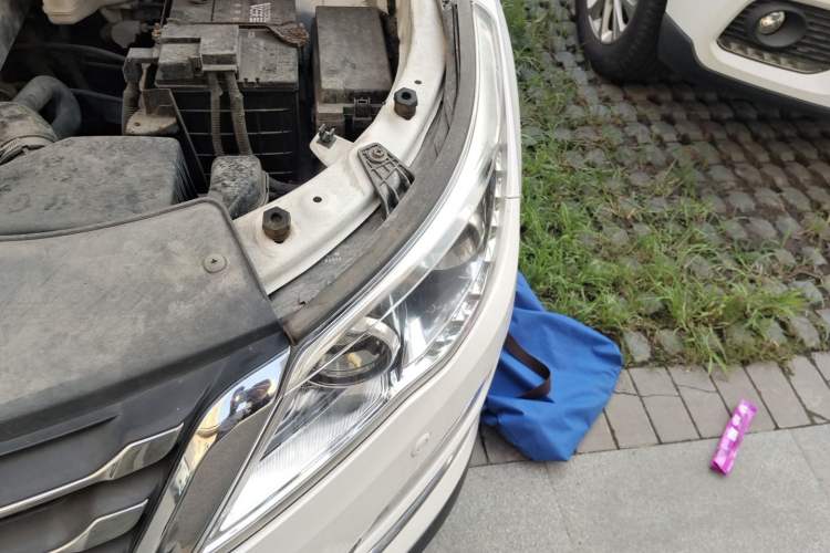 Used Baojun 560 2015 1.8L manual luxury version Engine Bay Left