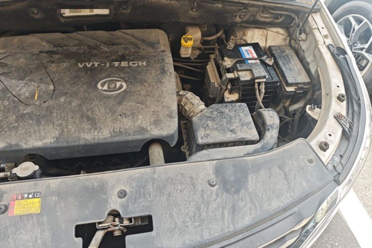 Used Baojun 560 2015 1.8L manual luxury version Engine Bay Left