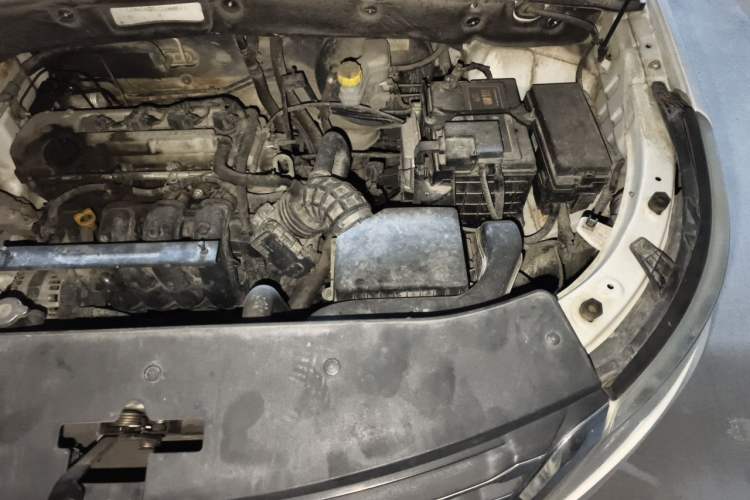 Used Baojun 560 2015 1.8L Manual Elite Edition Engine Bay Left