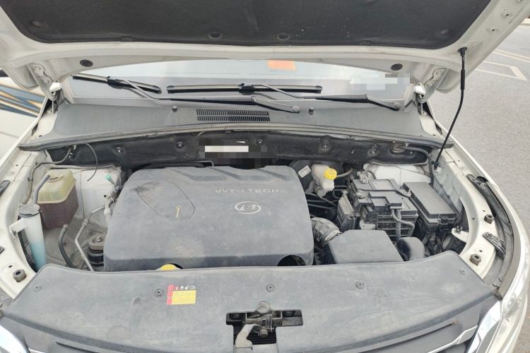Used Baojun 560 2015 1.8L Manual Elite Edition Engine Bay