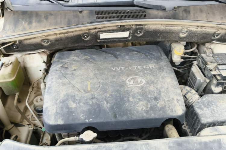 Used Baojun 560 2015 1.8L Manual Elite Edition Engine Bay