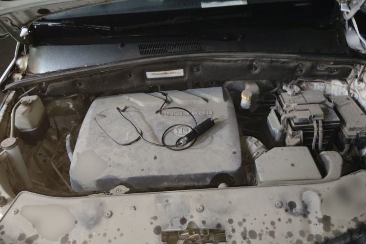 Used Baojun 560 2015 1.8L manual luxury version Engine Bay
