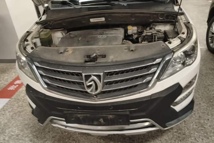 Used Baojun 560 2015 1.8L Manual Elite Edition Engine Bay