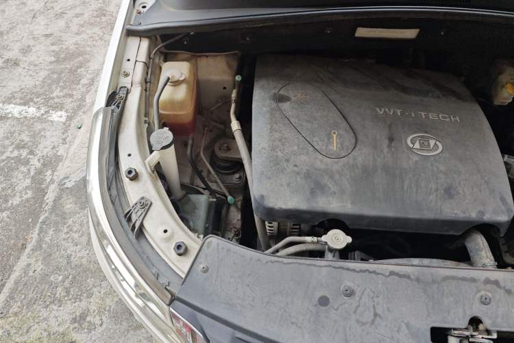 Used Baojun 560 2015 1.8L manual luxury version Engine Bay Right
