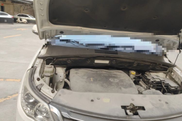 Used Baojun 560 2015 1.8L manual luxury version Engine Bay Right