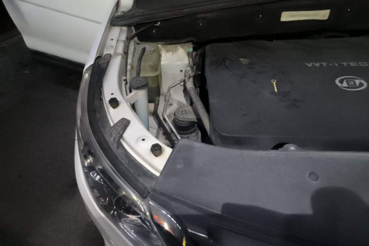 Used Baojun 560 2015 1.8L manual luxury version Engine Bay Right