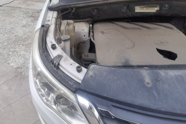 Used Baojun 560 2015 1.8L manual Comfort trim level Engine Bay Right