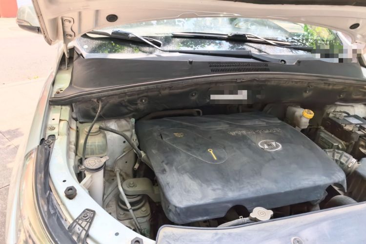 Used Baojun 560 2015 1.8L manual luxury version Engine Bay Right