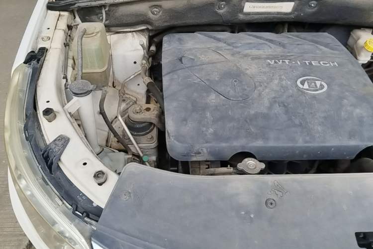 Used Baojun 560 2015 1.8L Manual Elite Edition Engine Bay Right