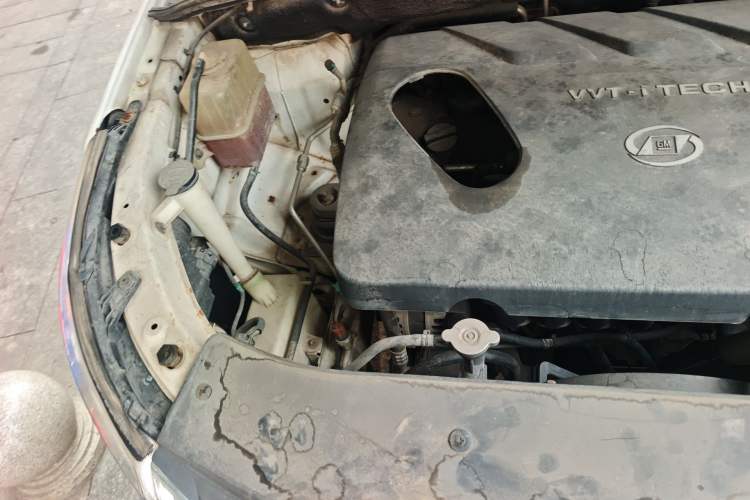 Used Baojun 560 2015 1.8L manual luxury version Engine Bay Right