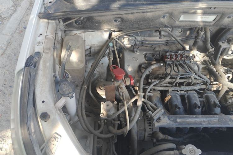 Used Baojun 560 2015 1.8L manual luxury version Engine Bay Right