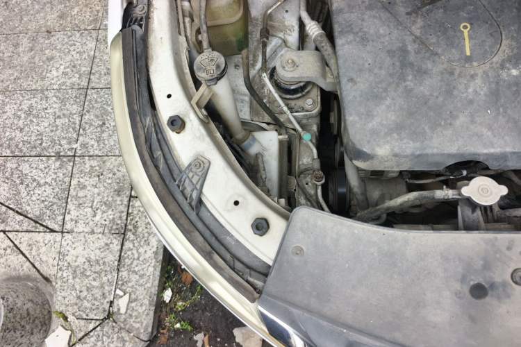 Used Baojun 560 2015 1.8L manual luxury version Engine Bay Right