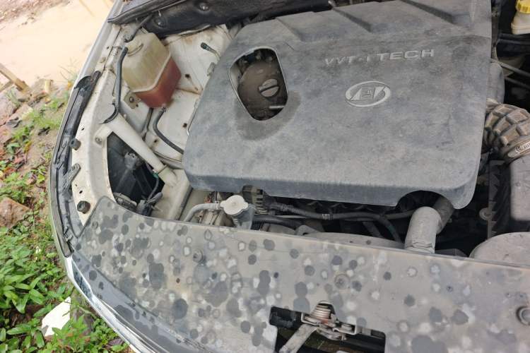Used Baojun 560 2015 1.8L manual luxury version Engine Bay Right