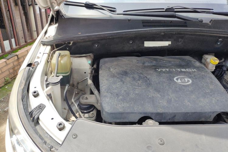 Used Baojun 560 2015 1.8L manual luxury version Engine Bay Right