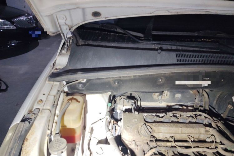 Used Baojun 560 2015 1.8L manual luxury version Engine Bay Right