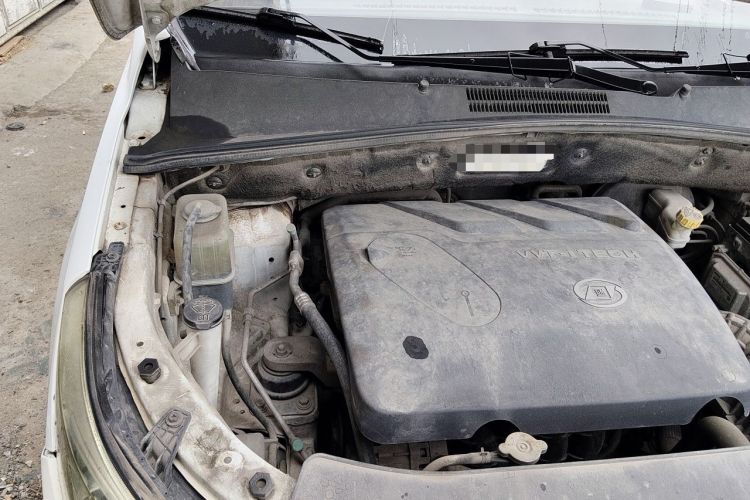 Used Baojun 560 2015 1.8L Manual Elite Edition Engine Bay Right