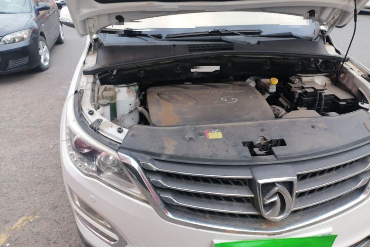 Used Baojun 560 2015 1.8L manual luxury version Engine Bay Right