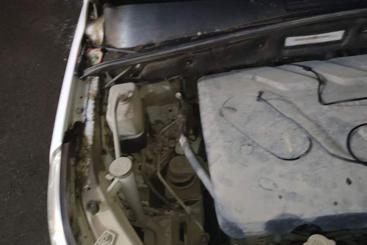 Used Baojun 560 2015 1.8L manual luxury version Engine Bay Right