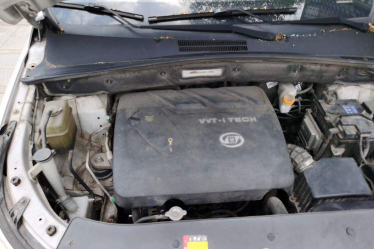 Used Baojun 560 2015 1.8L manual luxury version Engine Bay Right