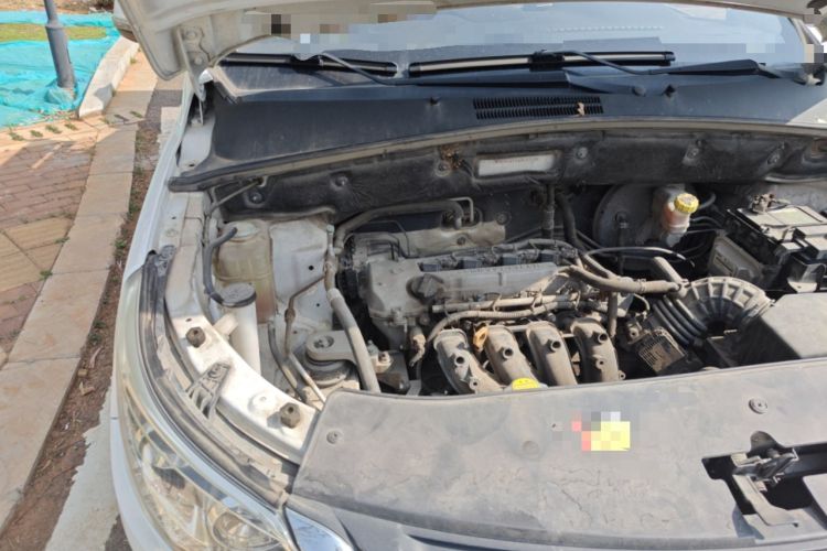 Used Baojun 560 2015 1.8L manual Comfort trim level Engine Bay Right