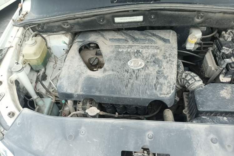 Used Baojun 560 2015 1.8L Manual Elite Edition Engine Bay Right