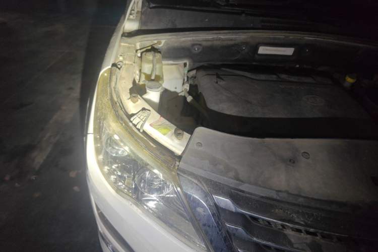 Used Baojun 560 2015 1.8L Manual Elite Edition Engine Bay Right