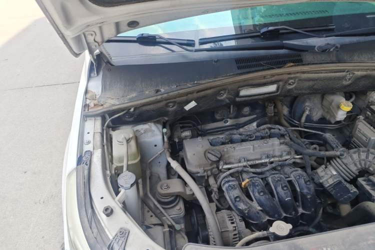 Used Baojun 560 2015 1.8L manual Comfort trim level Engine Bay Right