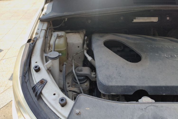Used Baojun 560 2015 1.8L manual luxury version Engine Bay Right