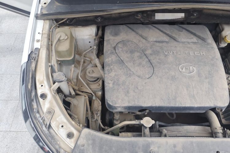Used Baojun 560 2015 1.8L manual luxury version Engine Bay Right