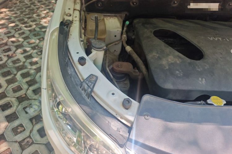 Used Baojun 560 2015 1.8L Manual Elite Edition Engine Bay Right