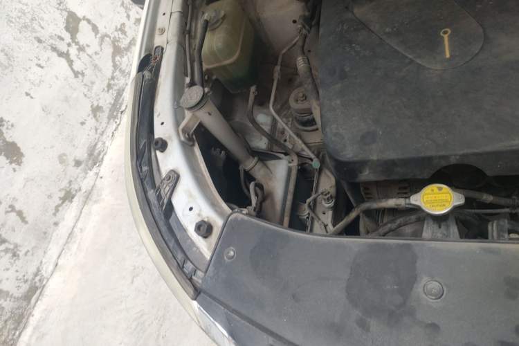Used Baojun 560 2015 1.8L manual luxury version Engine Bay Right