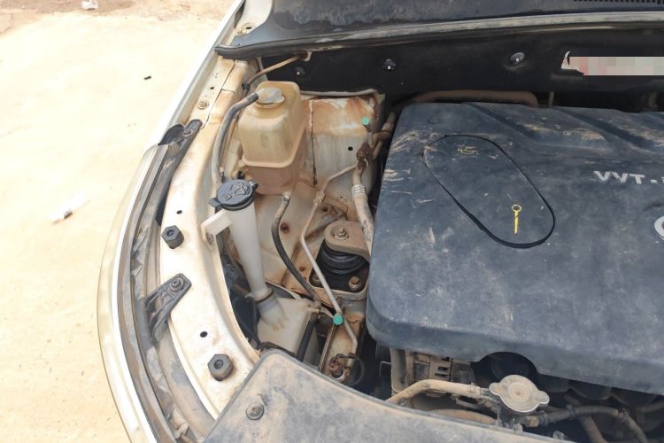 Used Baojun 560 2015 1.8L Manual Elite Edition Engine Bay Right