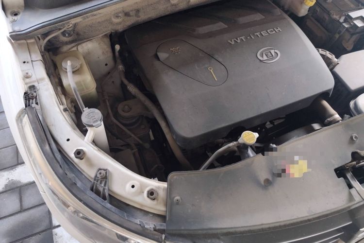Used Baojun 560 2015 1.8L Manual Elite Edition Engine Bay Right