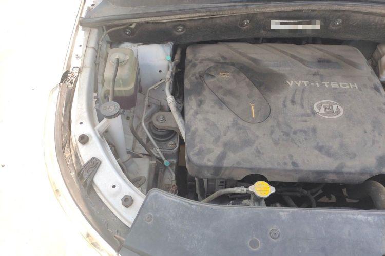 Used Baojun 560 2015 1.8L Manual Elite Edition Engine Bay Right
