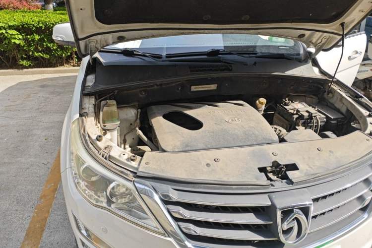 Used Baojun 560 2015 1.8L manual luxury version Engine Bay Right