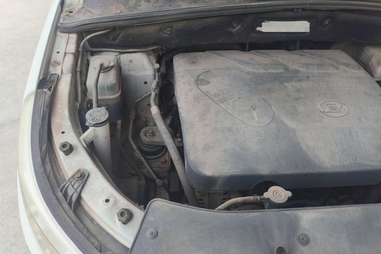 Used Baojun 560 2015 1.8L manual luxury version Engine Bay Right