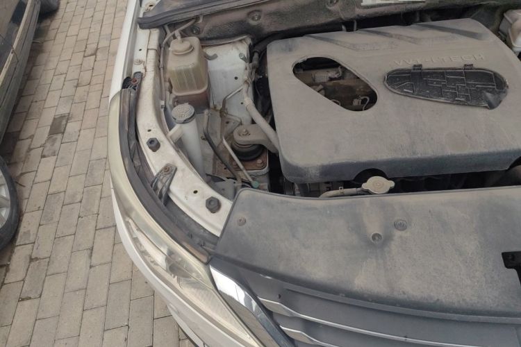 Used Baojun 560 2015 1.8L manual luxury version Engine Bay Right