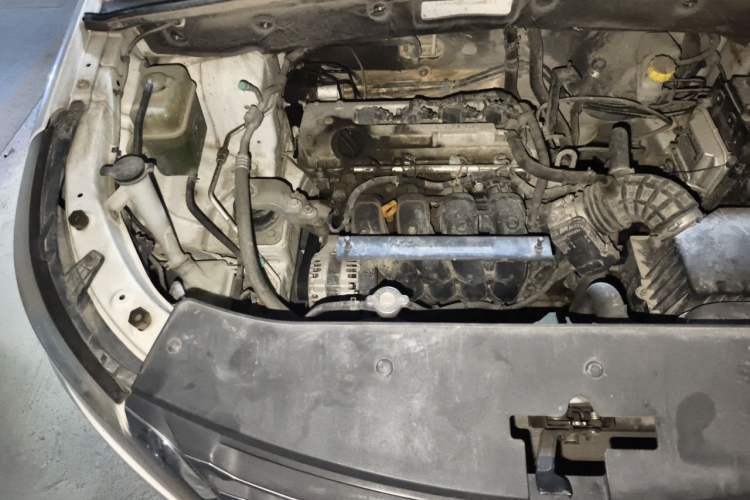 Used Baojun 560 2015 1.8L Manual Elite Edition Engine Bay Right
