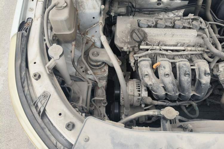 Used Baojun 560 2015 1.8L manual Comfort trim level Engine Bay Right