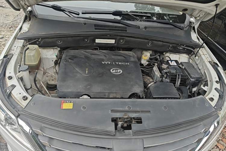 Used Baojun 560 2015 1.8L Manual Elite Edition Engine Bay